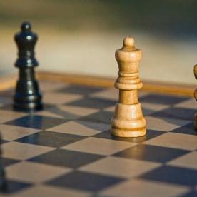 Dames et échecs